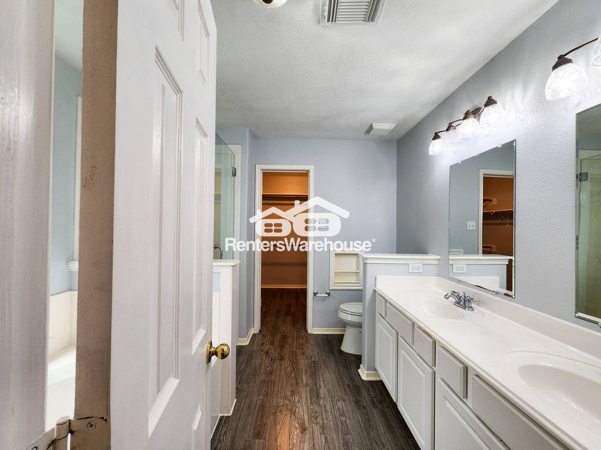 Building Photo - 11902 White Water Bay Dr