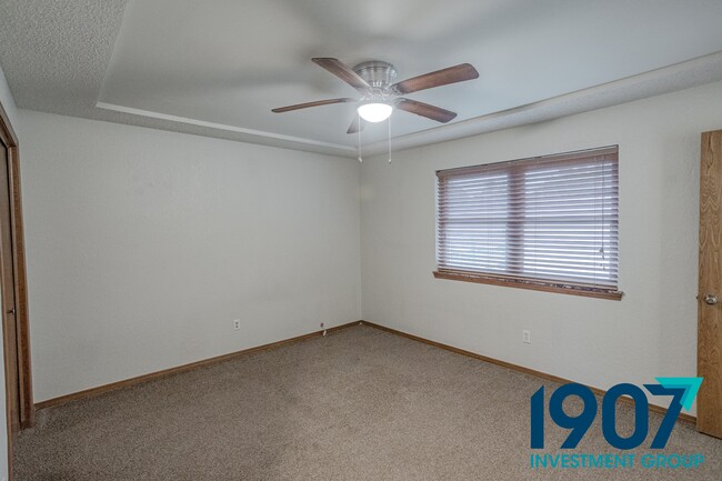 Building Photo - 1200 N Patterson Dr
