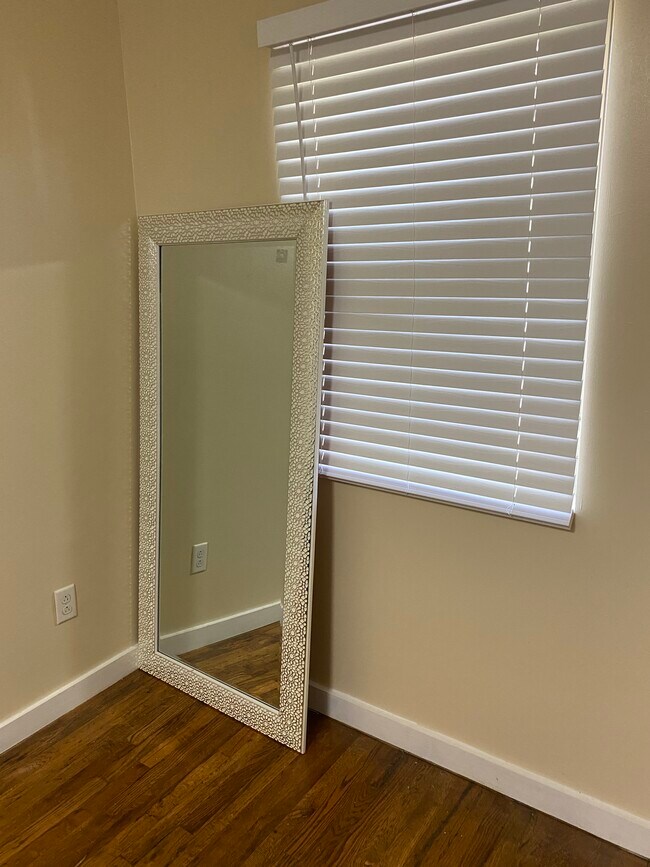 Bedroom 1 - 561 Formwalt St SW