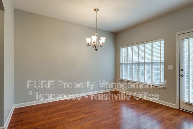 Building Photo - 553 Rosedale Ave