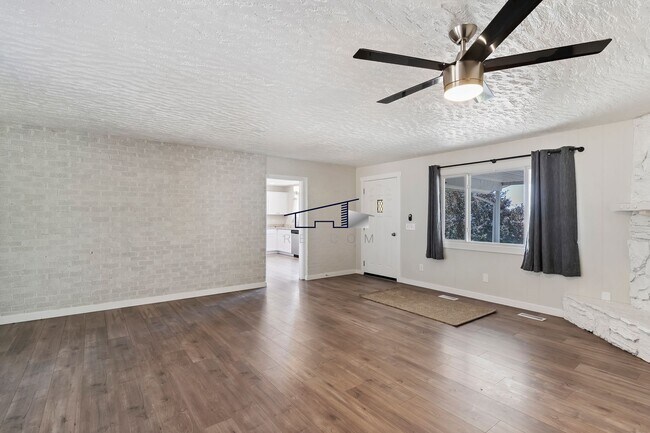 Building Photo - Updated North Ogden 4 Bedroom 2 Bathroom Home!