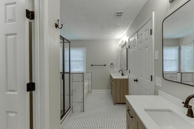 Building Photo - 5570 Cannonero Dr