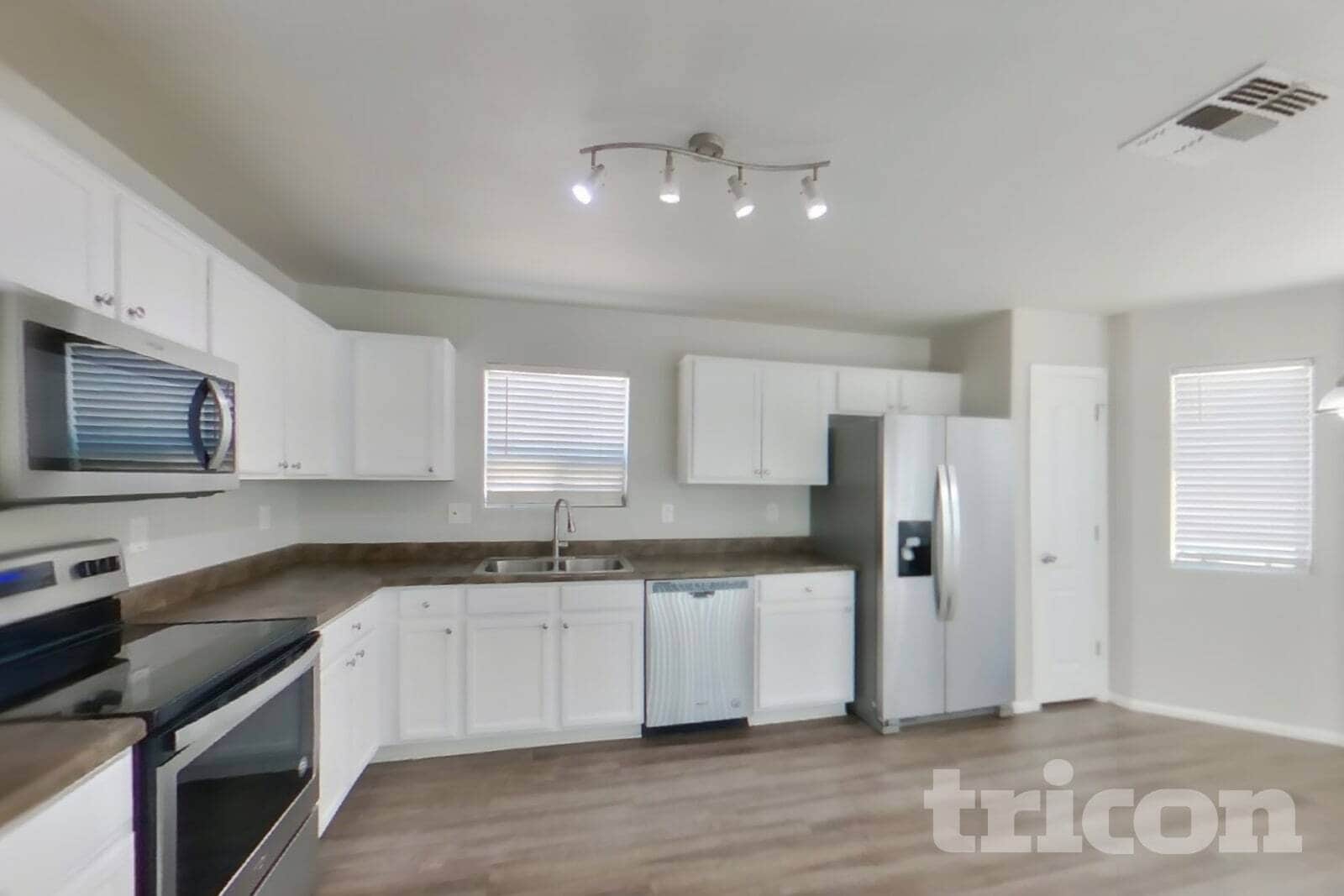 Building Photo - 4151 E Aragonite Ln