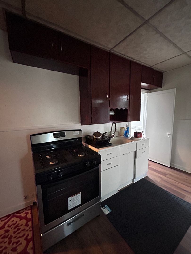 Building Photo - 52 Walden Ave