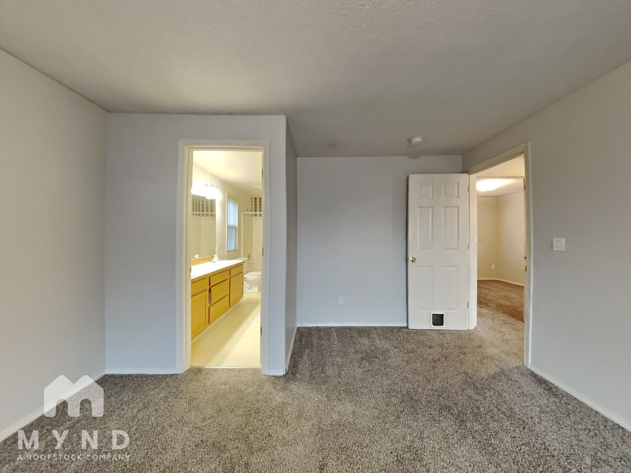 Building Photo - 11121 NE 92nd Cir