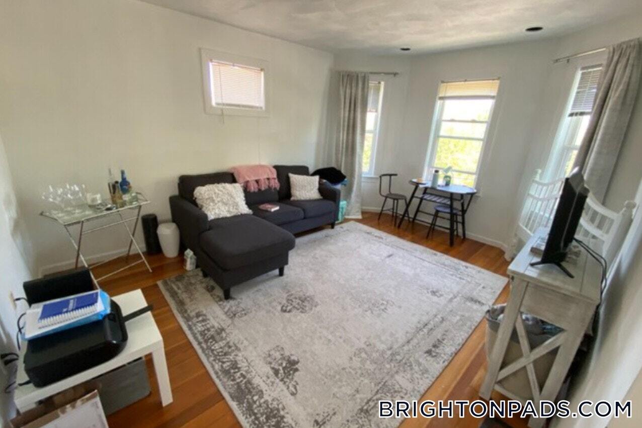 Building Photo - 26 Union St