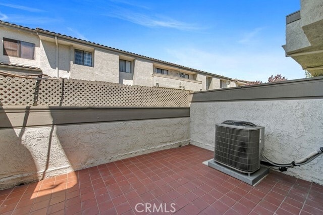 Building Photo - 40 Brownfield Ln