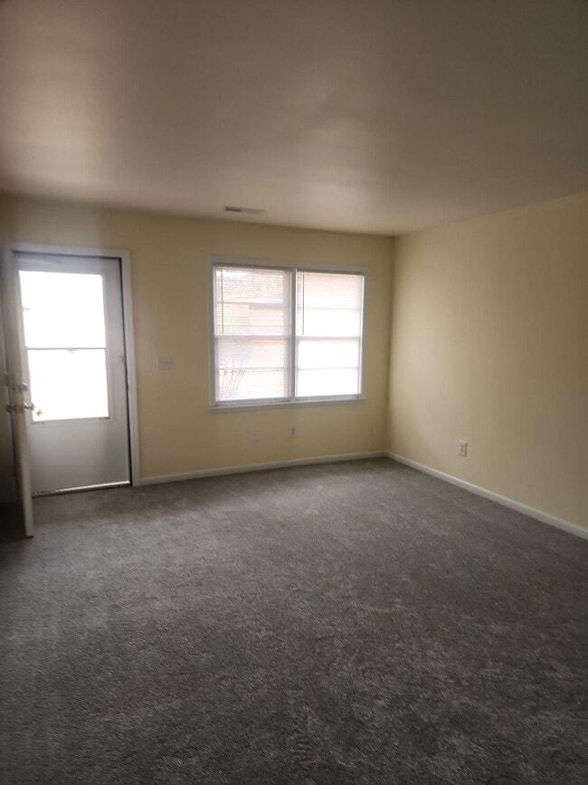 Building Photo - 3211 Meridian St N