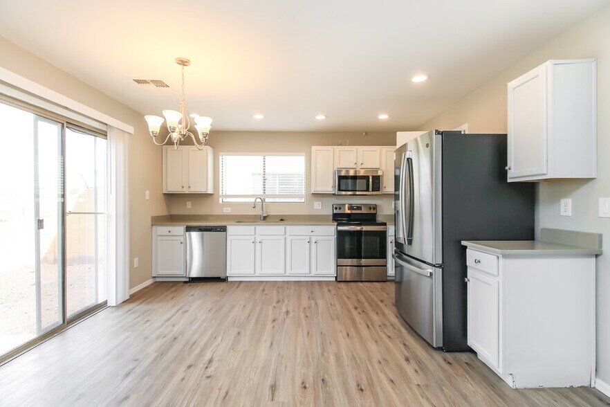 Building Photo - 3478 S Chaparral Rd