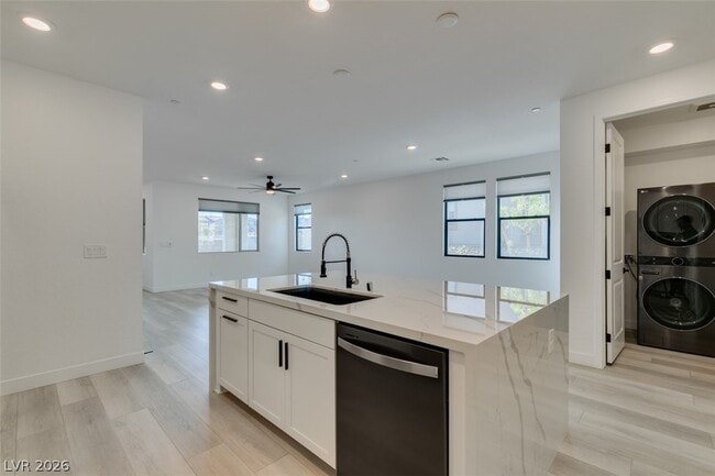 Building Photo - 11537 Cedar Shore Ave