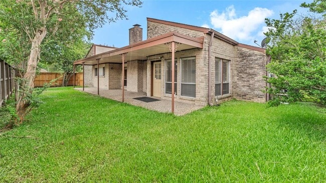 Building Photo - 10919 Paulwood Dr