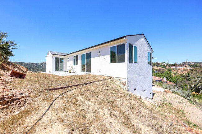 Building Photo - 4 Bedroom VIEW Home in Escondido built in 2023