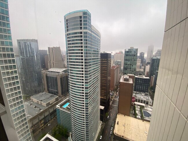Building Photo - 333 E Ontario St