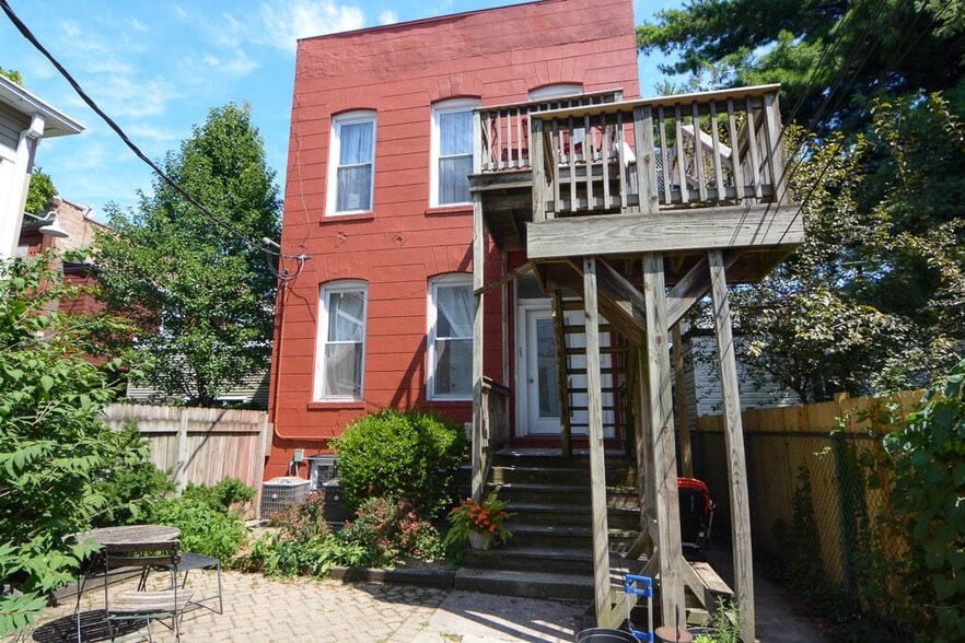 Building Photo - 1129 N Winchester Ave