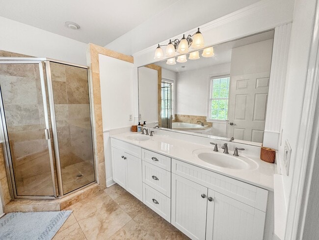 Building Photo - Fully Furnished Waterfront Elegance on Mai...