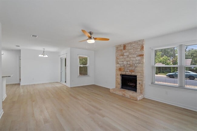 Building Photo - 8907 Creekmont Cove