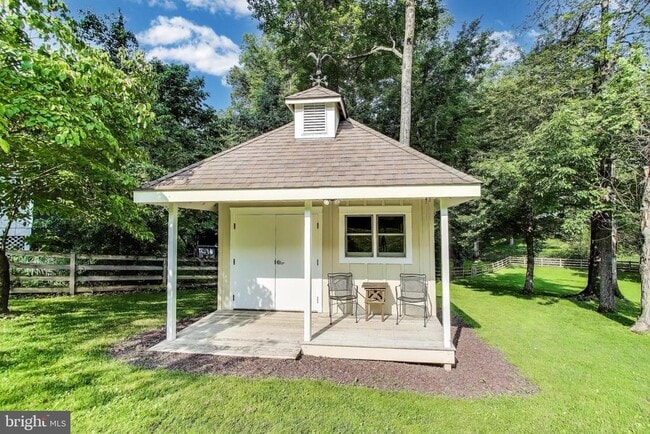 Building Photo - 1426 Carrington Ln