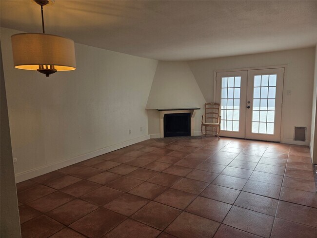 Building Photo - 10075 Westpark Dr
