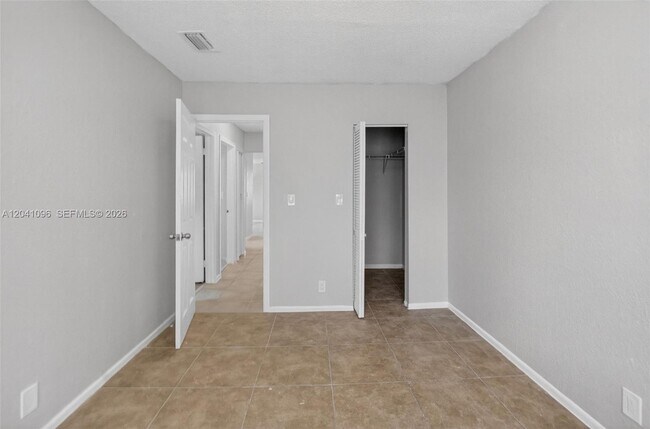 Building Photo - 2107 Catherine Dr