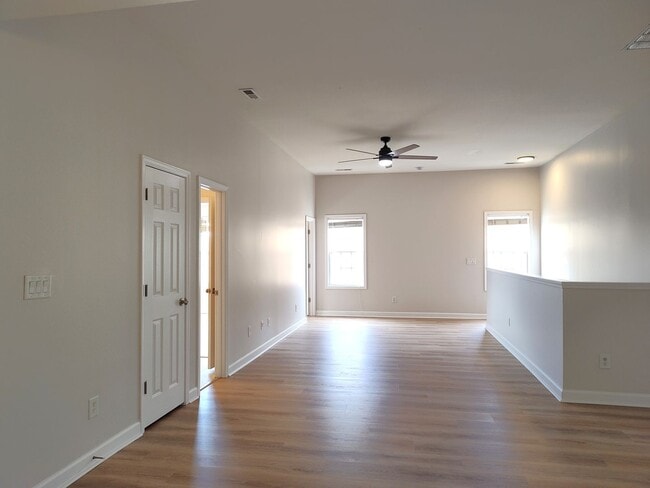 Building Photo - Stunning 2 Story, 4 Bedroom, 4.5 Bath Home Located in the Bridgemill Community in SC!