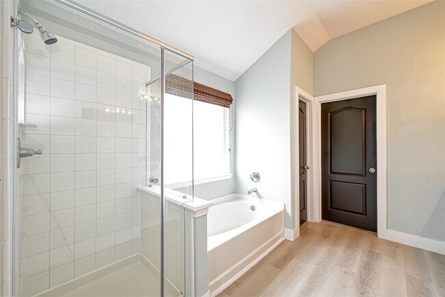 Building Photo - 3618 Hera Dr