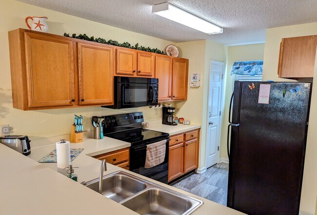 Building Photo - 1460 Blue Tree Ct
