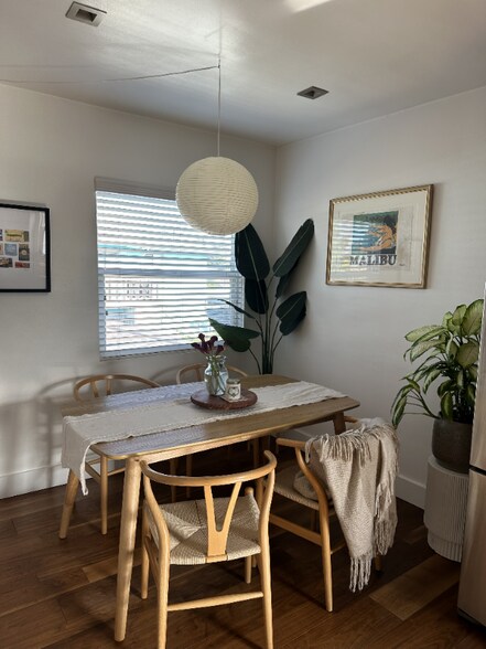 Building Photo - 10880 National Blvd