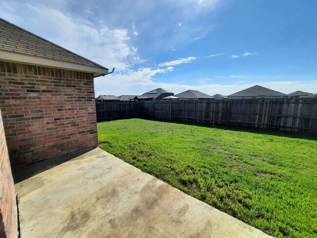 Building Photo - Available Now..   Absolutely Amazing property