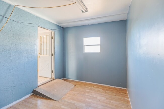 Building Photo - Charmful Remodeled Home with Refrigerated Air