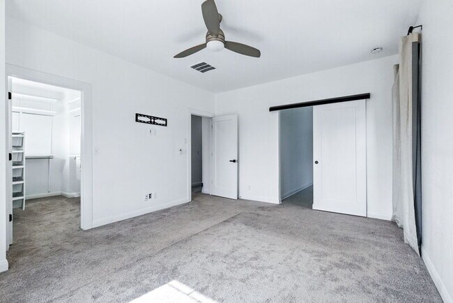 Building Photo - 6619 Mariposa Ct
