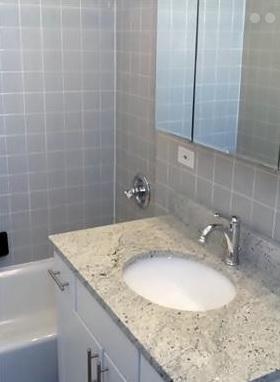 Building Photo - 1509 W Fullerton Ave