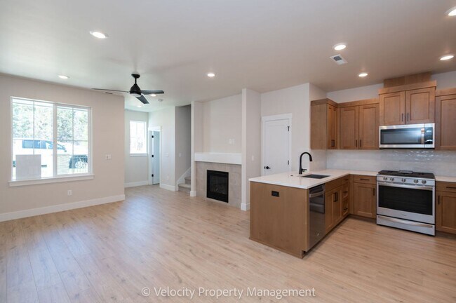 Building Photo - 3032 NE Terreo Pl