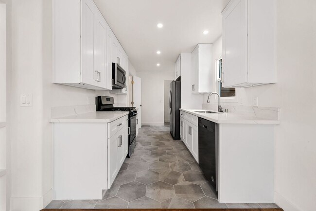 Building Photo - 4376 Del Monte
