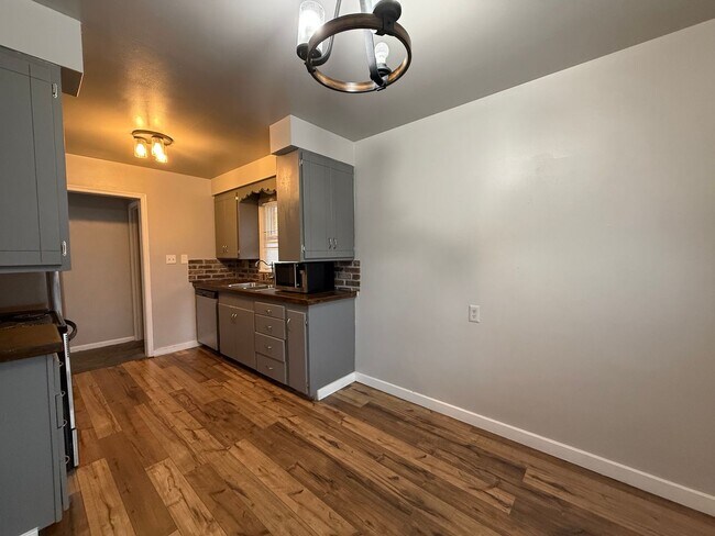 Building Photo - Scenic Home in the Heart of Ogden