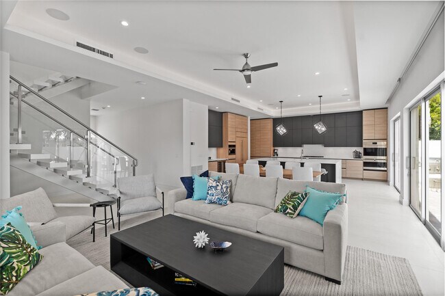 Building Photo - 221 Shore Ct