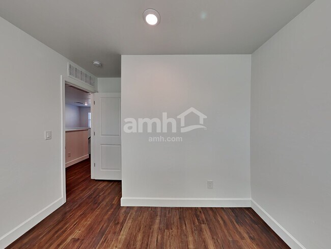 Building Photo - 17137 Puget Ave