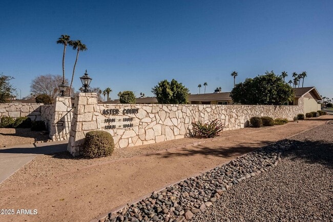 Building Photo - 13611 N Newcastle Dr