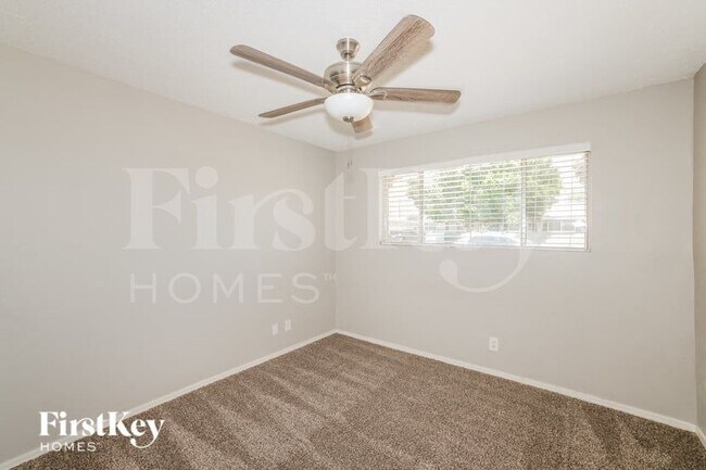 Building Photo - 3345 W Columbine Dr