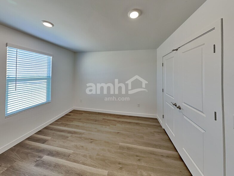 Building Photo - 9567 E Harkes Dr