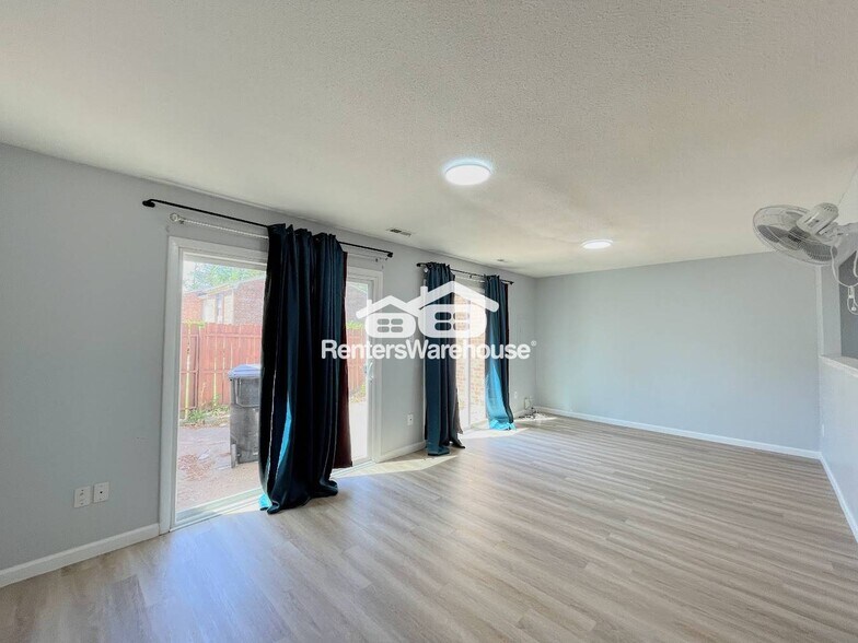 Building Photo - 5031 Clairmont Ct