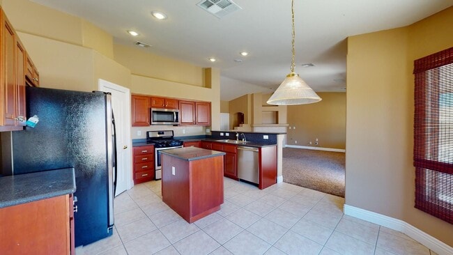 Building Photo - One Story Home Near Beautiful Mountain's Edge Community