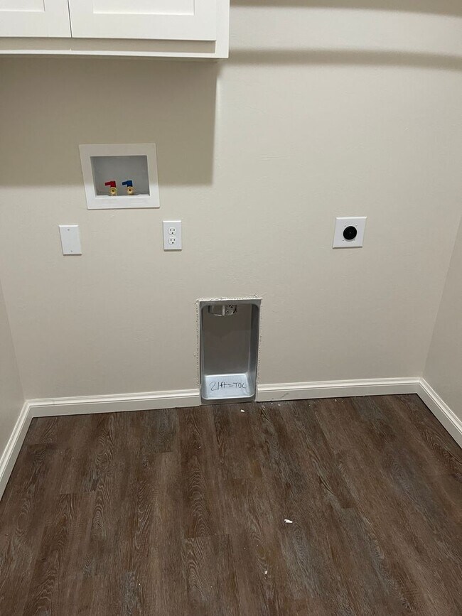 Building Photo - 3 bedroom duplex in Newcastle