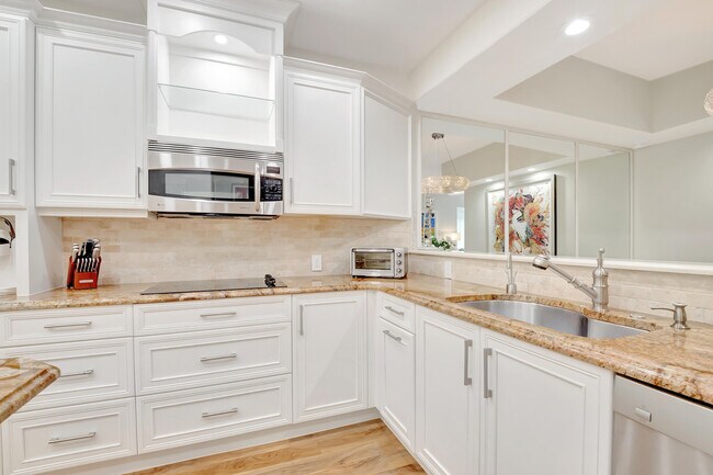 Building Photo - 17565 Ashbourne Ln