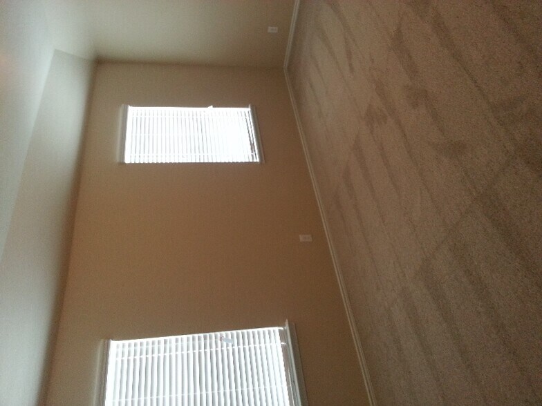 Building Photo - 10237 Metz Vly