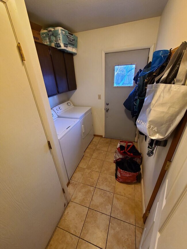 Building Photo - Garland (2705 &amp; 2707)