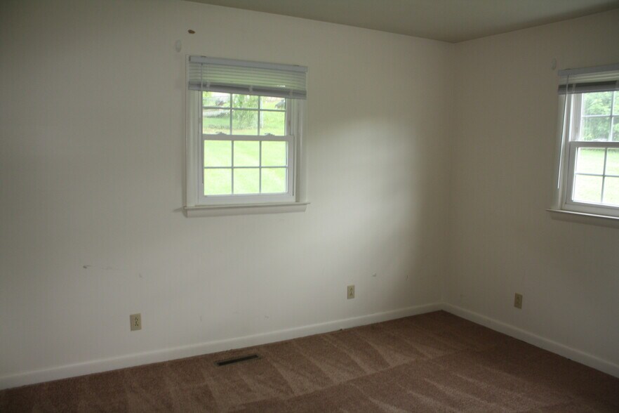 BR 2 - 360 W Union St