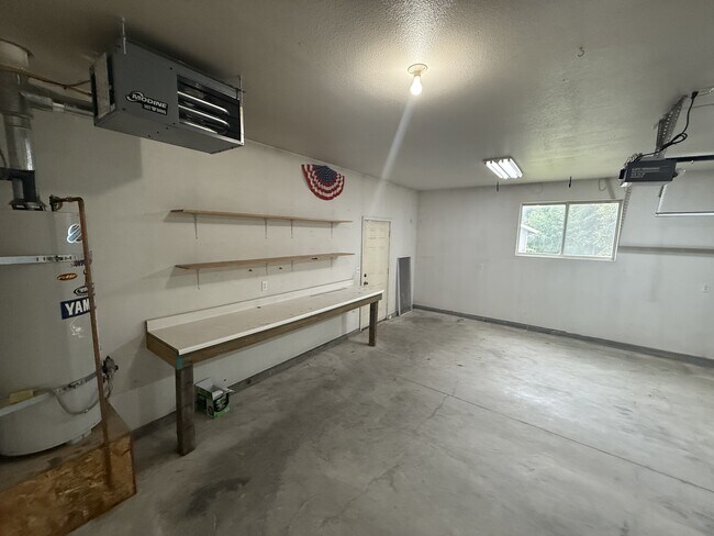 Building Photo - 4470 E Birchwood Dr