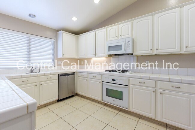 Building Photo - 12708 Beechfield Dr
