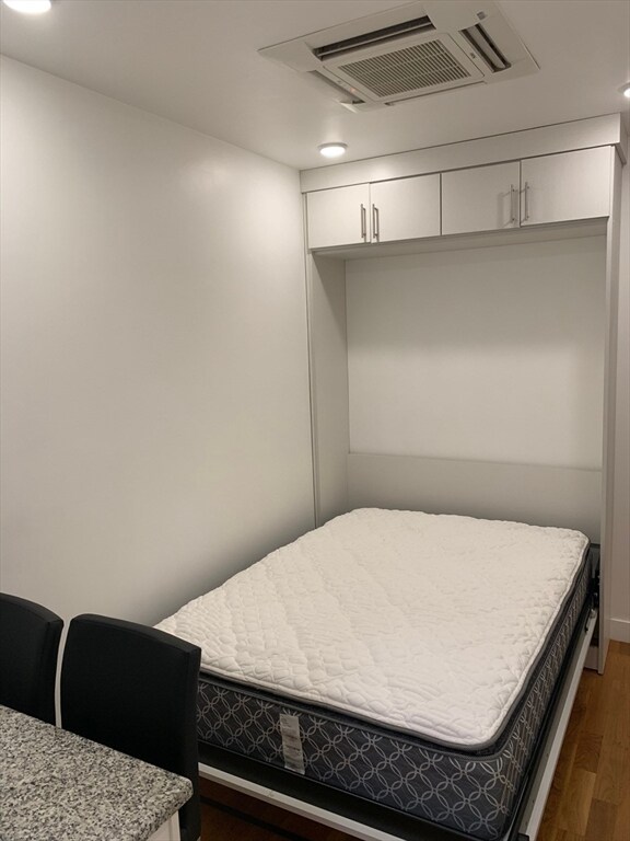 Building Photo - 21 5th St