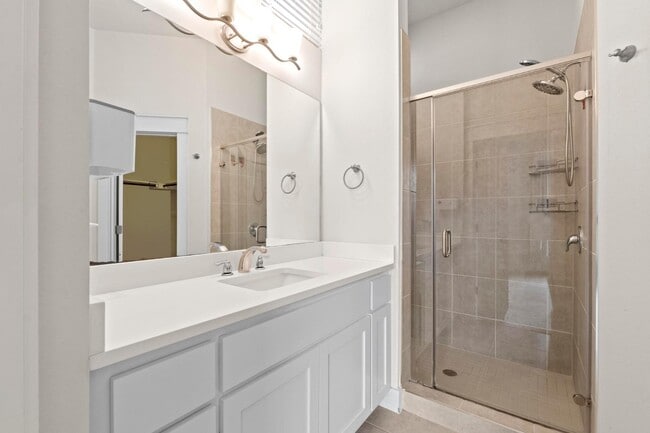 Building Photo - 13001 Hymeadow Dr